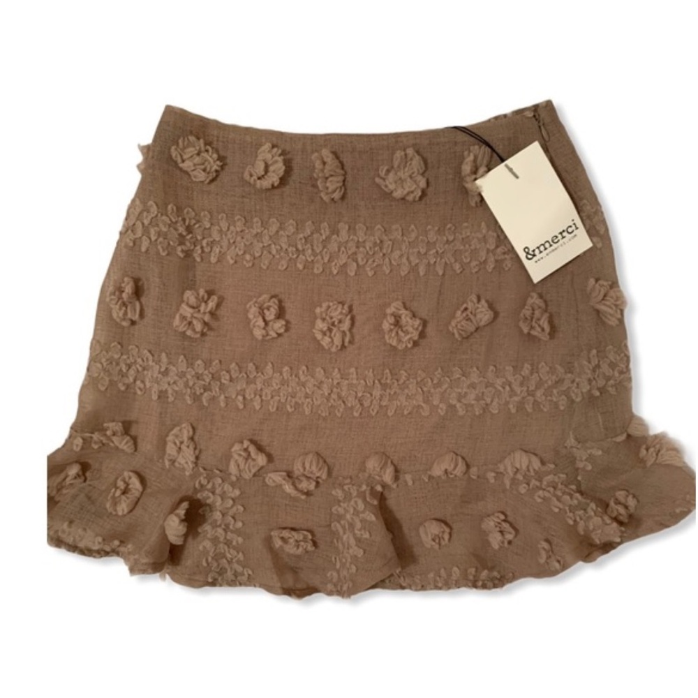 Merci NWT Mini Skirt tan, size Medium Swiss Dot, Pom Pom Super‎ Cute Skirt!